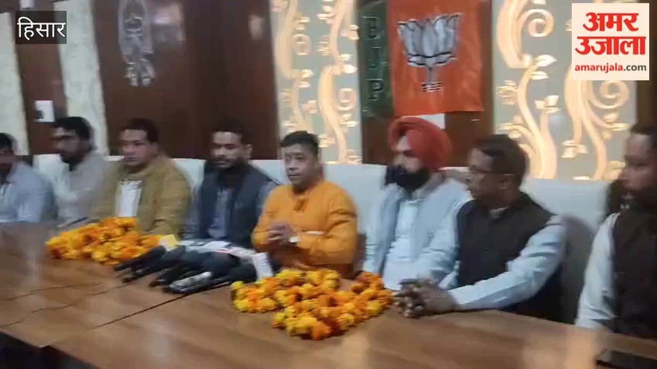 Mamata Didi is questioning the Election Commission, ED, and CBI after seeing her impending defeat in the elections: Arnab Chatterjee