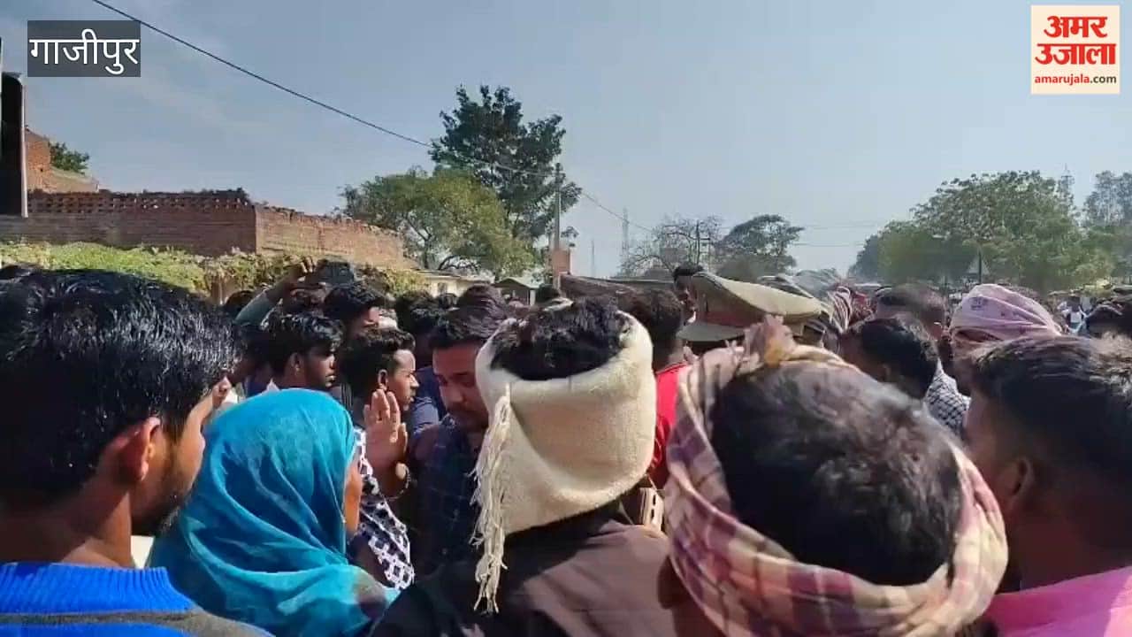 Road blocked after laborer dies in road accident