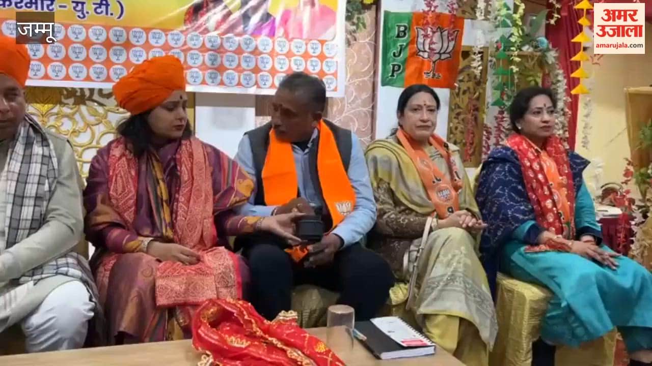 Tarun Chugh addressed the women's dialogue program and inspired women.