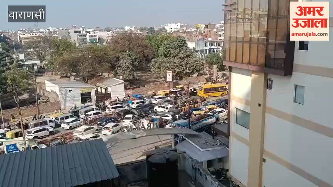 Severe traffic jam on Kakarmatta road from Banaras railway station