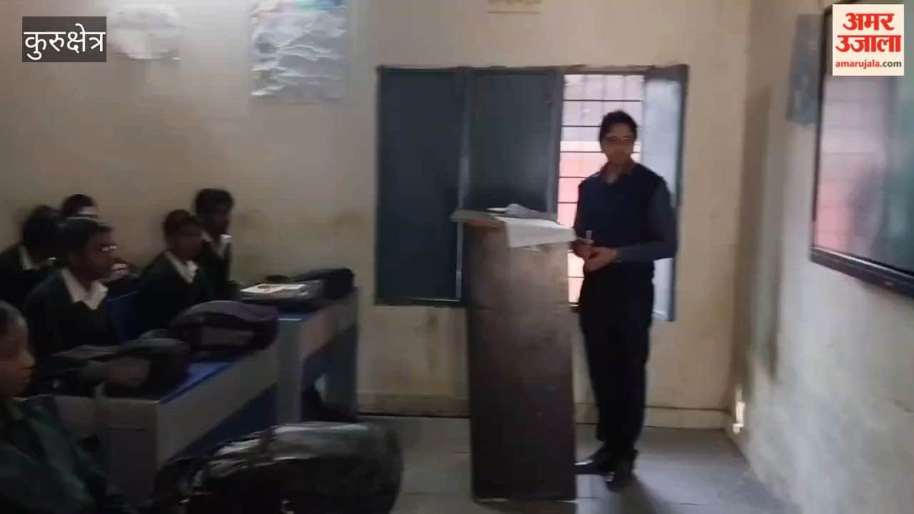 School children watching the live broadcast of Prime Minister Modi's 'Pariksha Pe Charcha' program in Kurukshetra