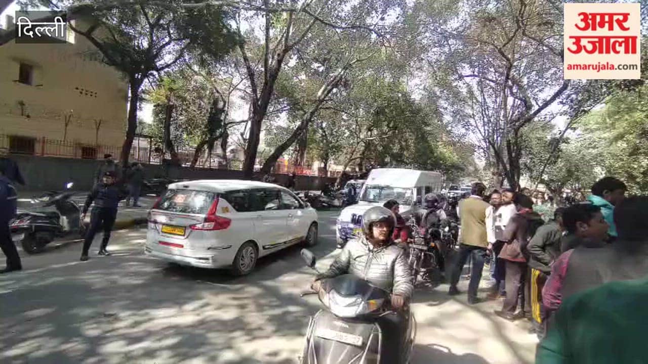 Kamal died after falling into pit in Delhi