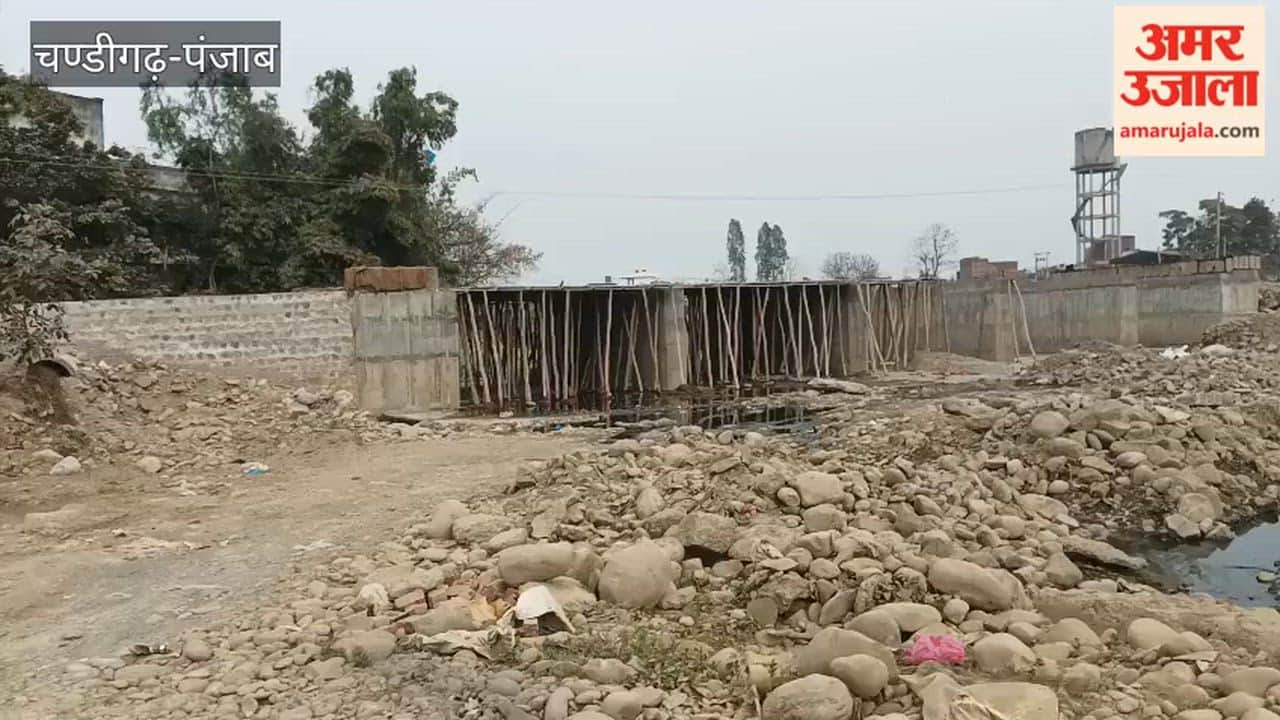 Construction of a permanent bridge on the Pathankot-Sujanpur link road