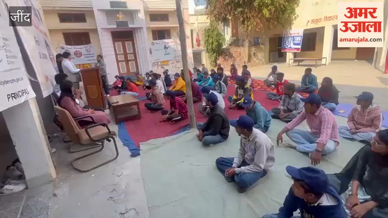 In Jind, volunteers learned yoga techniques and received tips for success in the civil services examination.