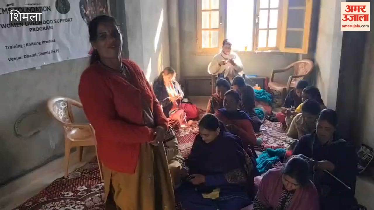 Shimla Women in Dhami receive basic knitting training