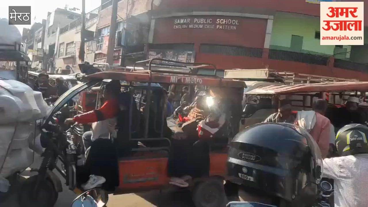 Daily Traffic Chaos at Gola Kuan Crossing in Meerut, No Traffic Personnel in Sight