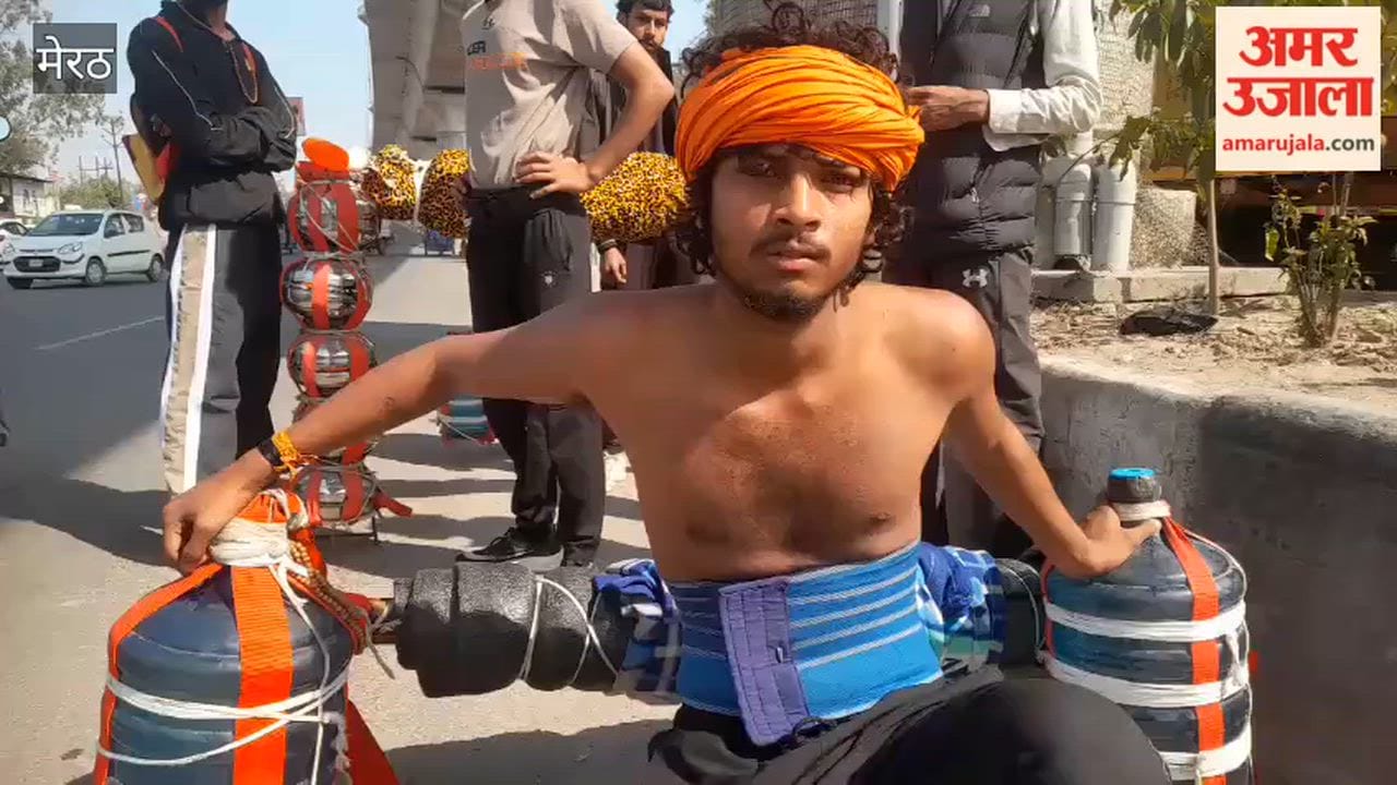 Meerut: Kanwariyas of Gurugram passed through Meerut.
