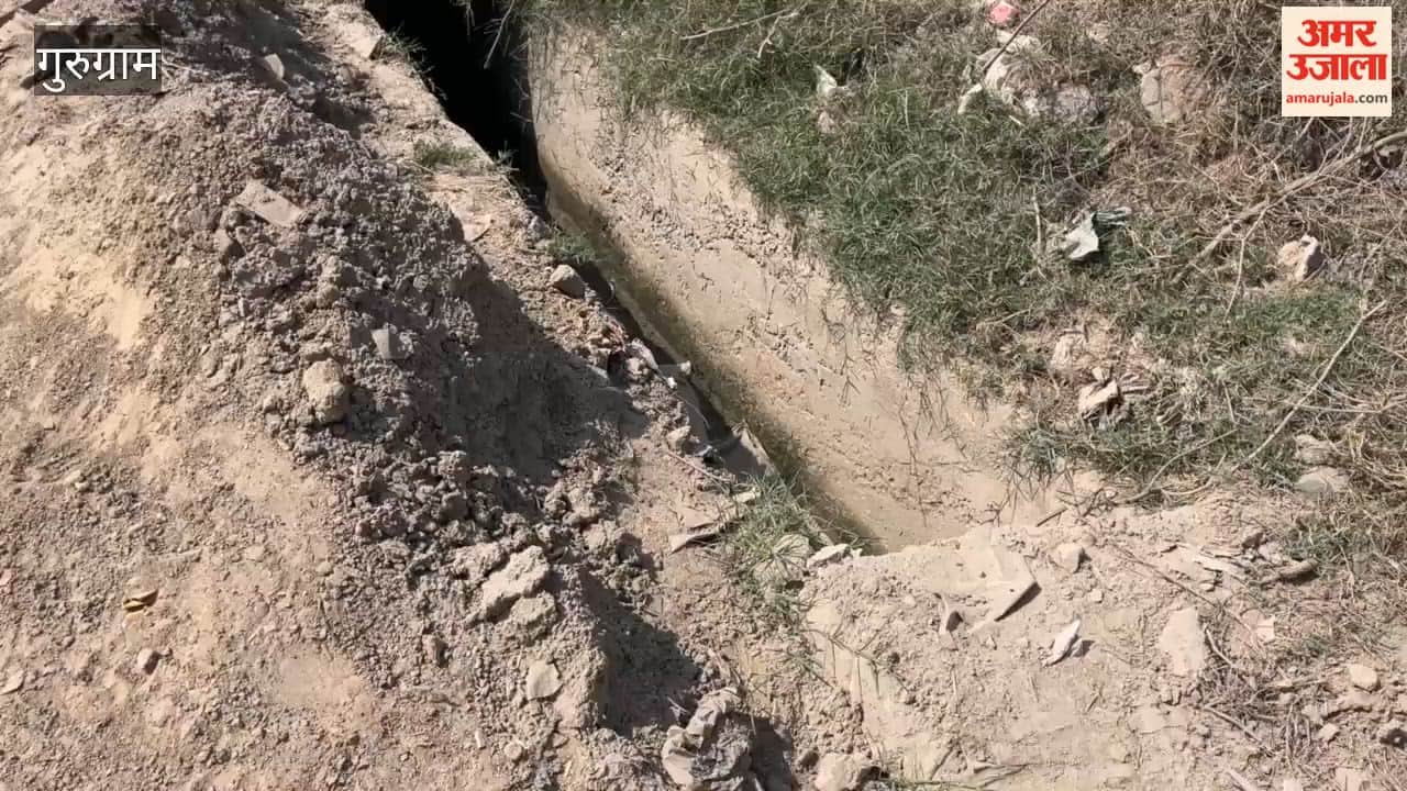 Trouble due to bad drain on Golf Course Road in Gurugram