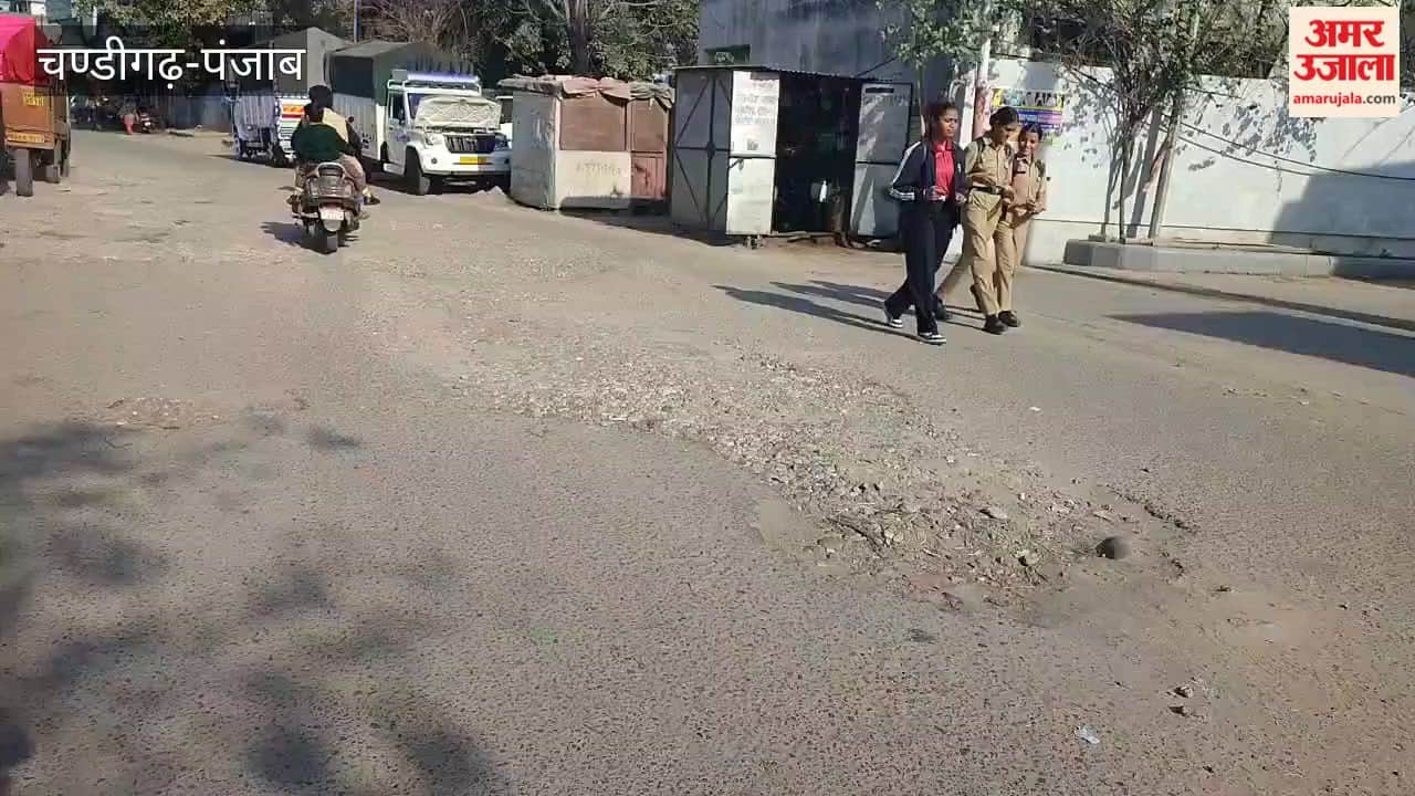 dilapidated service road of Phagwara-Hoshiarpur overbridge