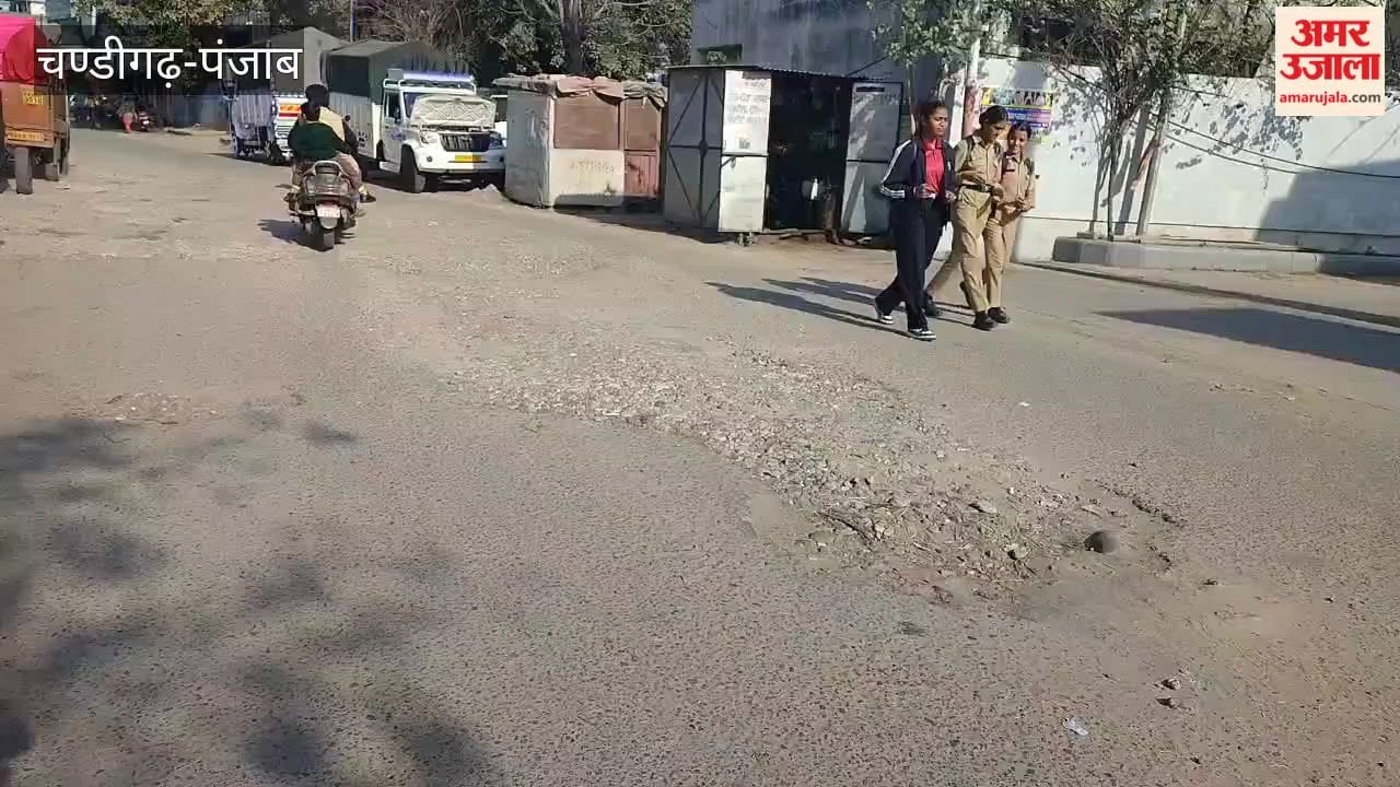 dilapidated service road of Phagwara-Hoshiarpur overbridge