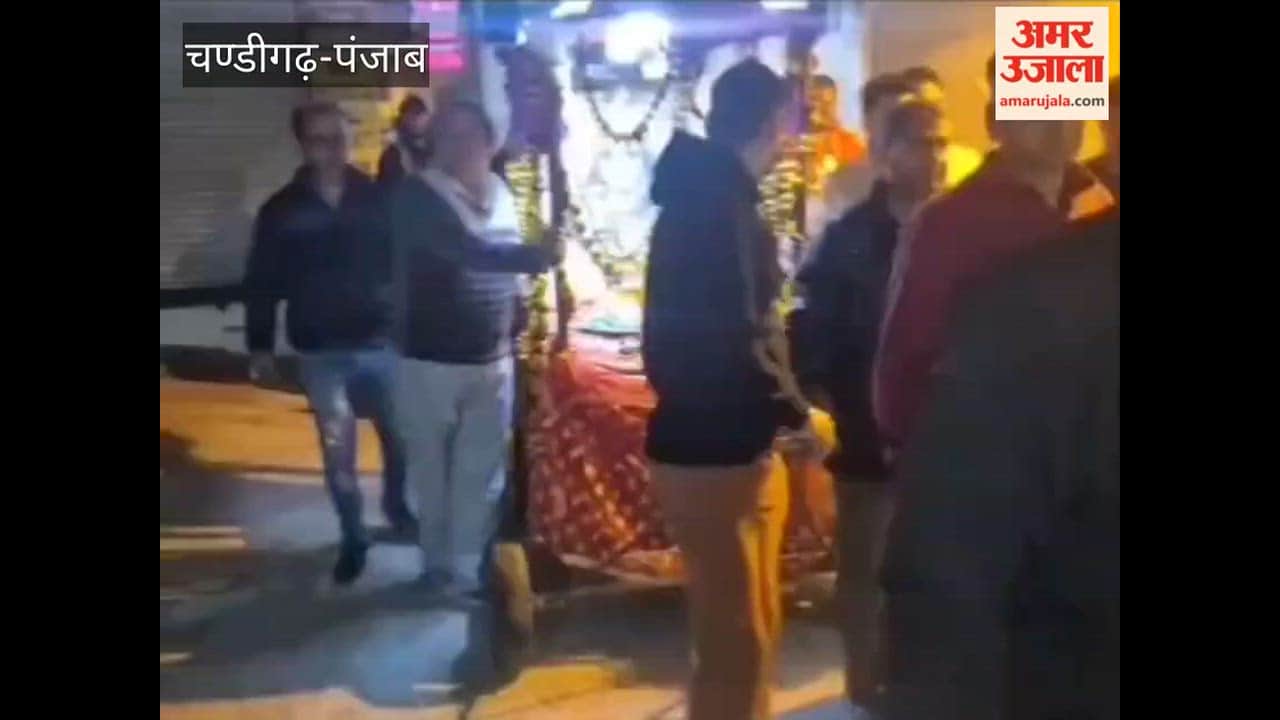 फगवाड़ा के प्राचीन शिव मंदिर टोपेवाला में मूर्ति स्थापना के उपलक्ष्य में शोभायात्रा