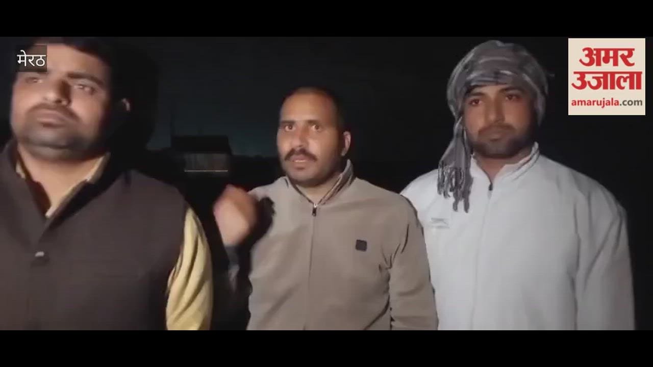 A dump truck loaded with bricks collided with a car; Bajrang Dal activists created a ruckus, and a large police force was deployed to the scene.