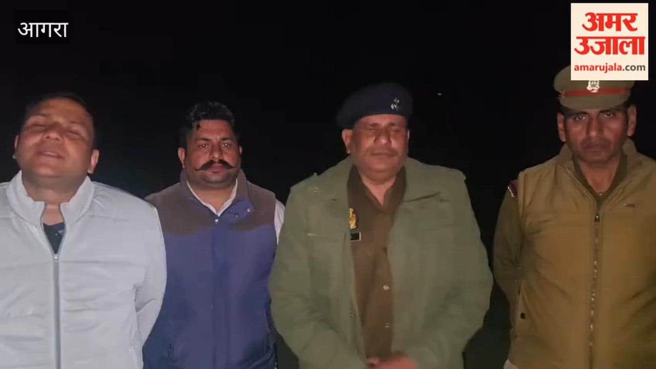 Police Encounter in Fatehpur Sikri