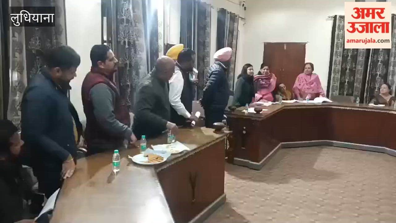 जगरांव: सड़क का उद्घाटन बन गया ड्रामा, नेताओं की जल्दबाजी पर सवाल