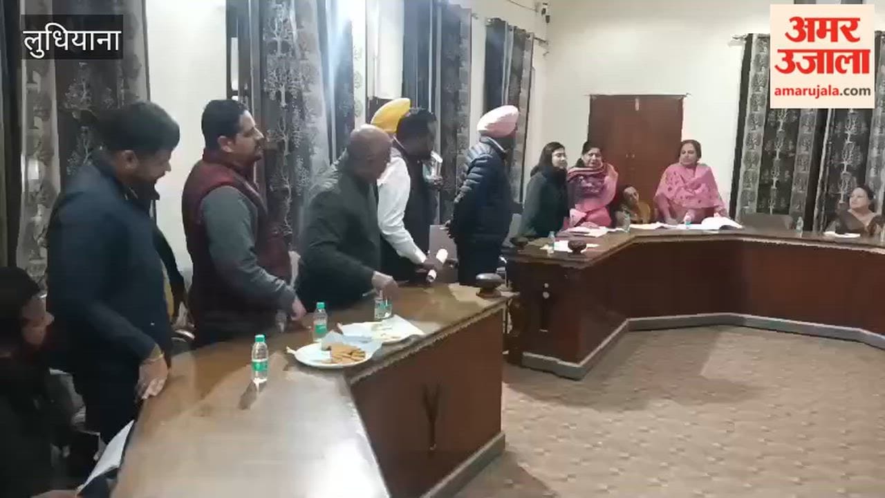 जगरांव: सड़क का उद्घाटन बन गया ड्रामा, नेताओं की जल्दबाजी पर सवाल