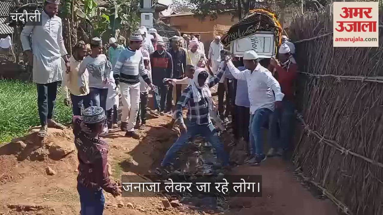 Construction of drain in Chandauli left incomplete for four months