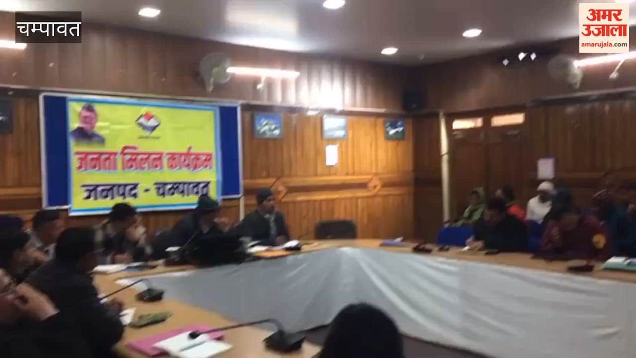 DM Manish Kumar listening to the problems of the people in the public meeting program