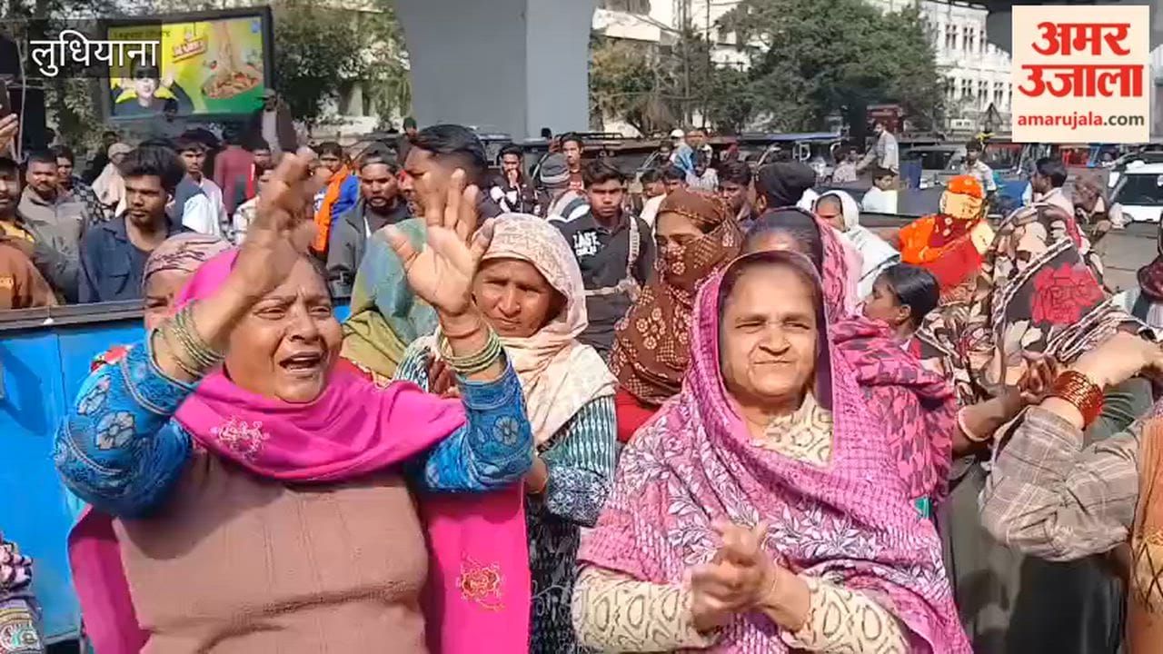 Sanitation workers protest in Ludhiana