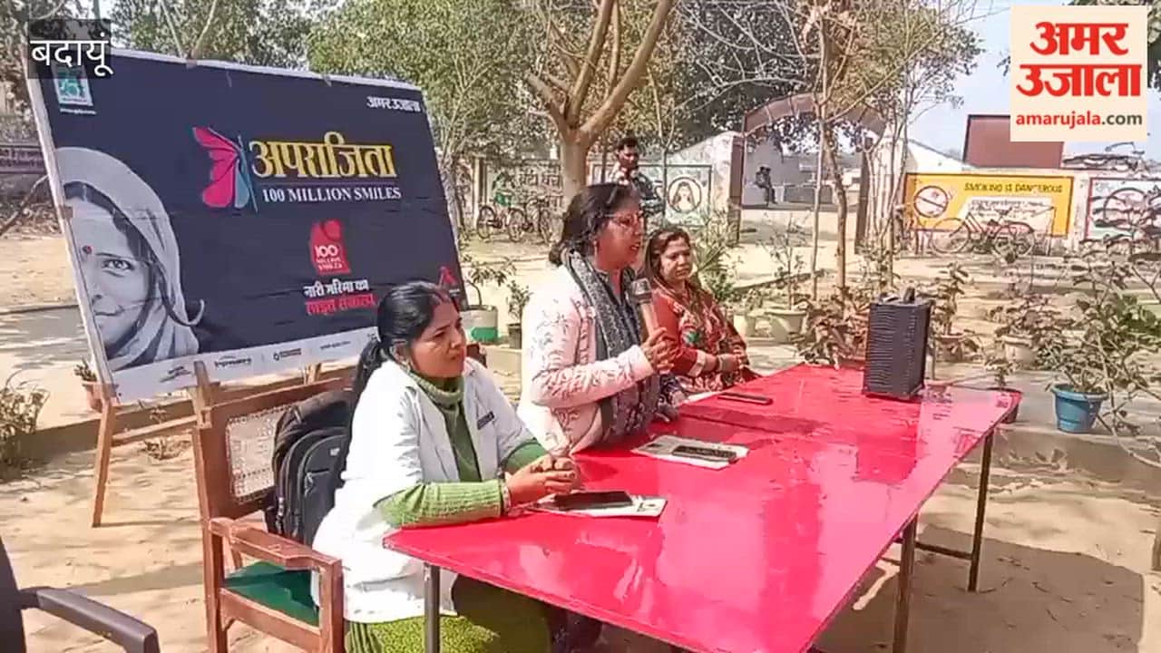 Dr. Anuradha gave health tips to the female students in Aparajita program