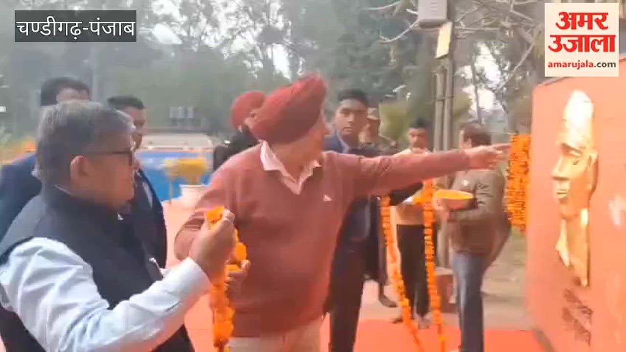 Governor pays tribute to martyrs in Ferozepur