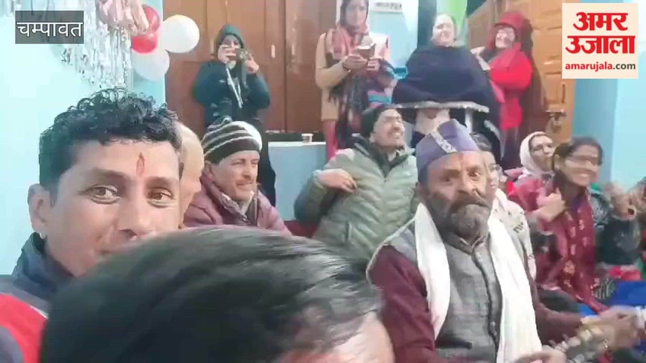 Sitting Holi organized in Forti village of Lohaghat