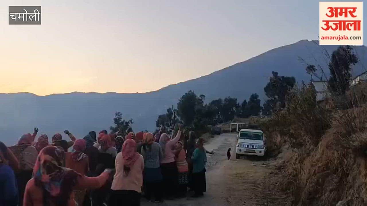 Karnprayag: Women put a stop to the consumption of liquor in Ratgaon of Tharali