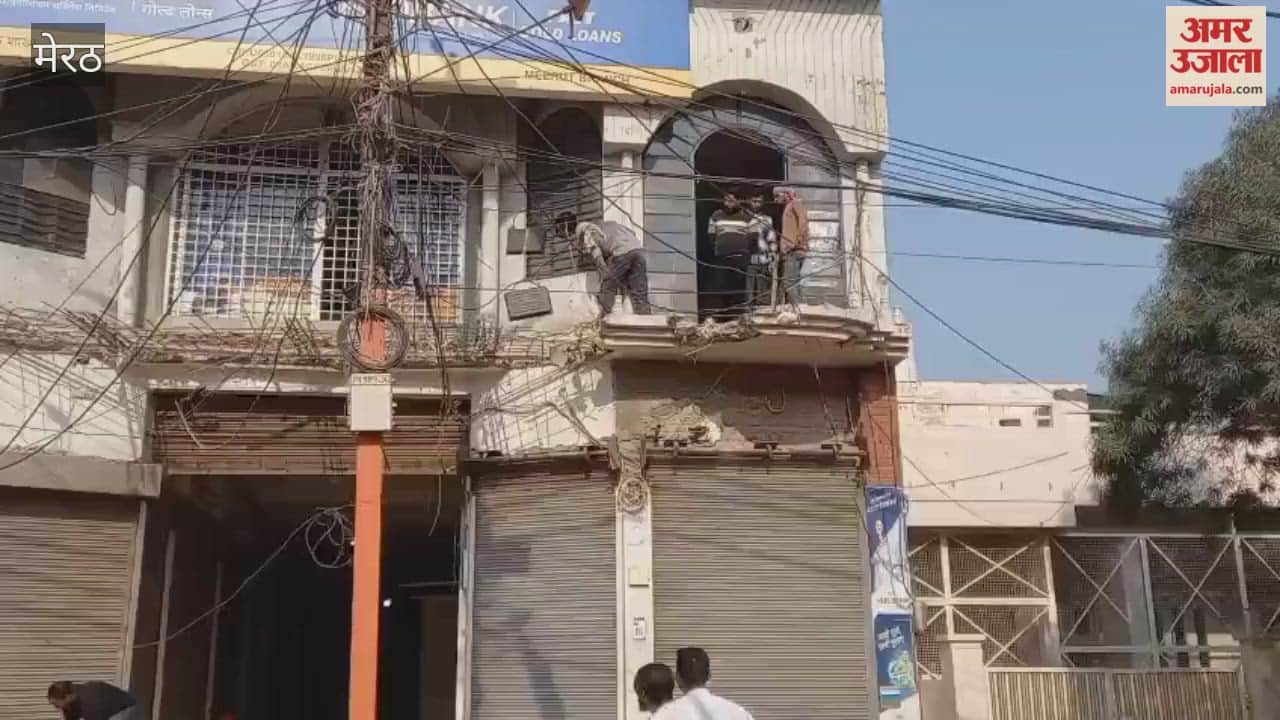 Meerut: Traders themselves hammered their shops