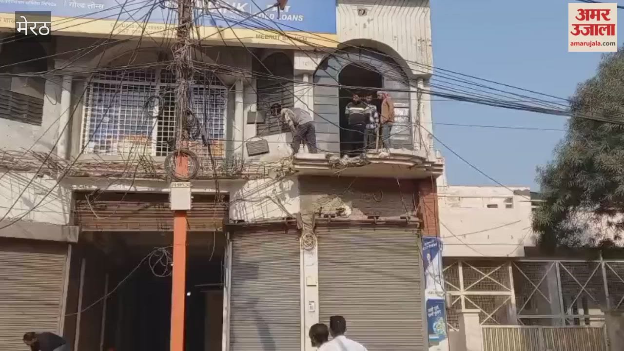 Meerut: Traders themselves hammered their shops