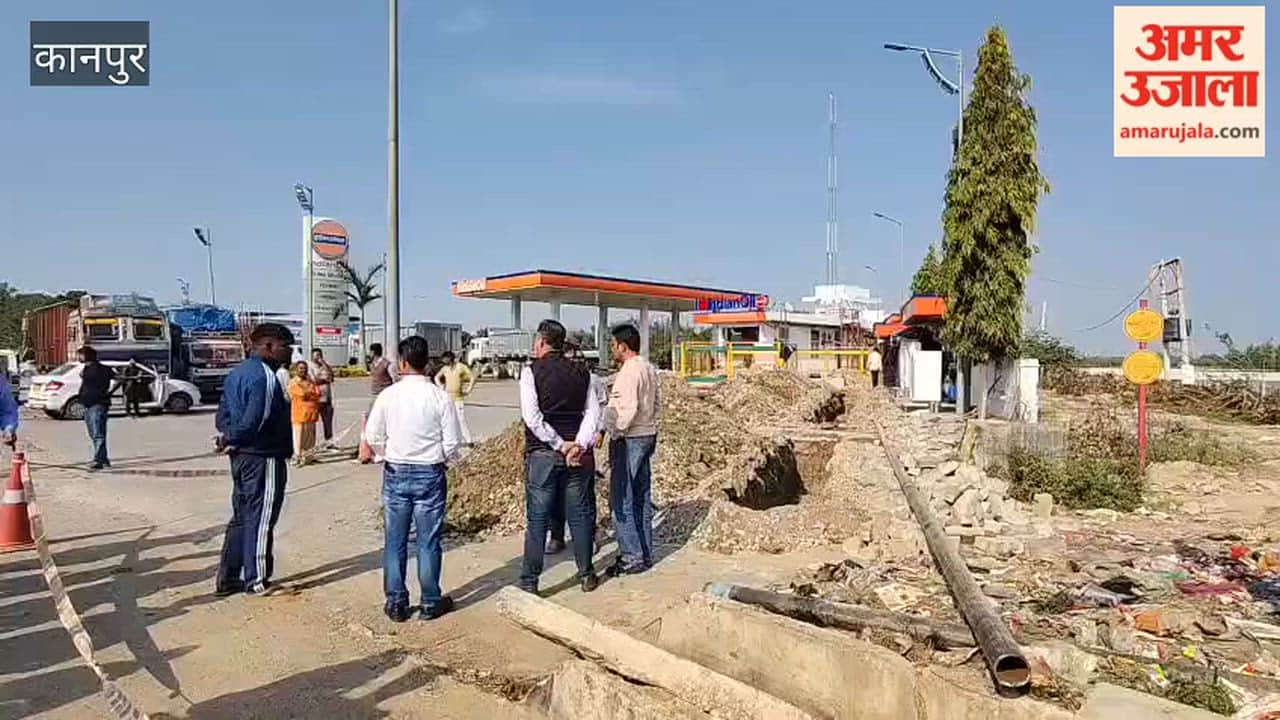 Kanpur: Gas pipeline bursts during excavation