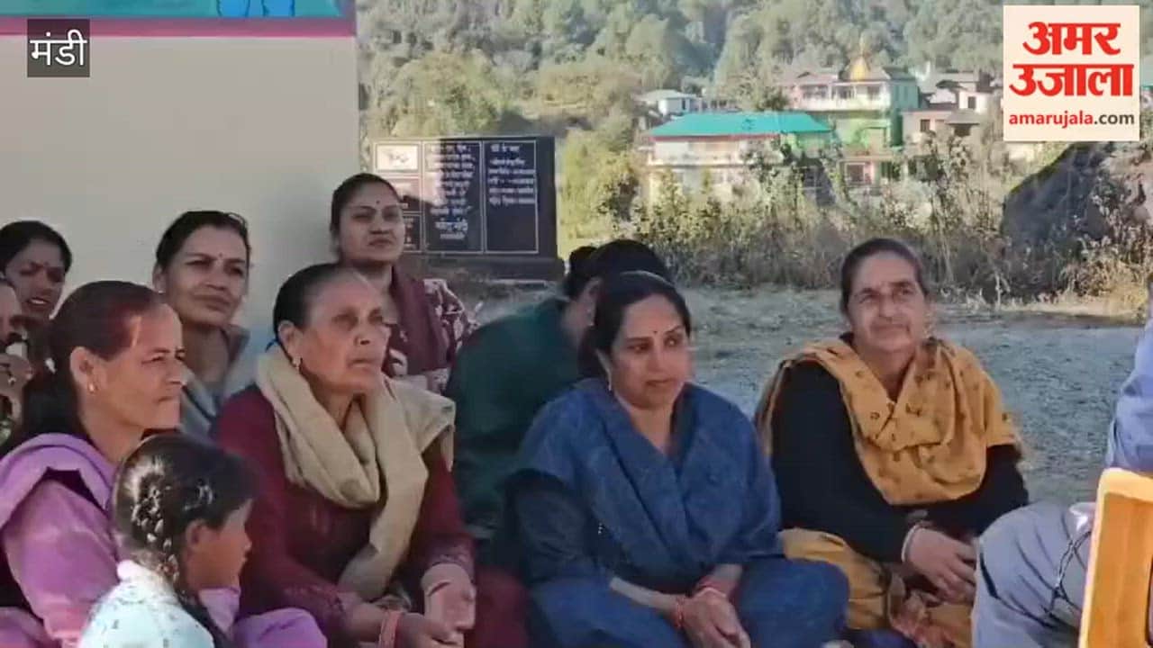 Mandi Rajesh Kapoor interacted with women's groups and learned about their problems