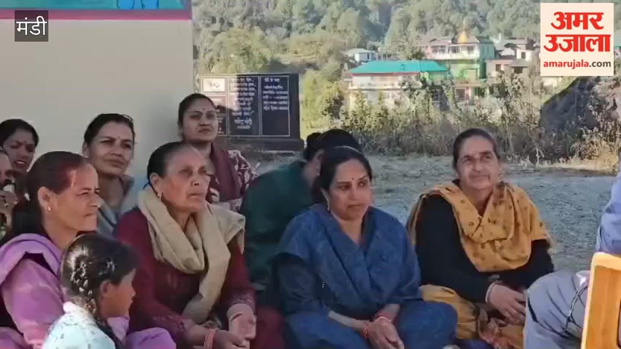 Mandi Rajesh Kapoor interacted with women's groups and learned about their problems