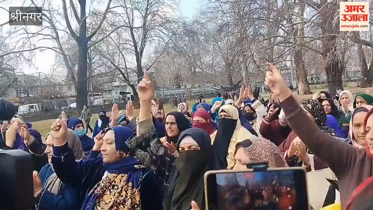 Protest held at Sher-e-Kashmir Park in Srinagar for regularisation and minimum wages