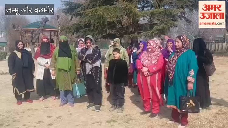 Jammu Kashmir: गांदरबल में ICDS वर्कर्स और हेल्पर्स का मौन प्रदर्शन, मानदेय बढ़ाने की मांग