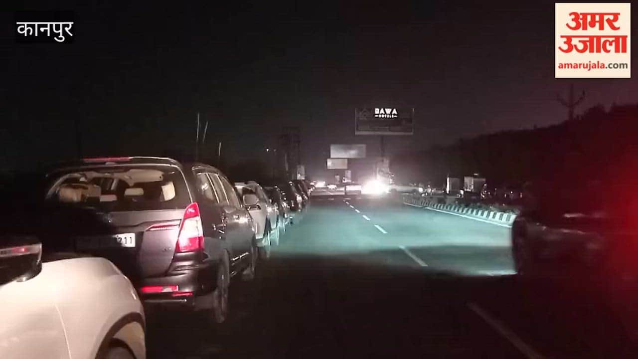 Kanpur: Guest houses lack parking facilities, hundreds of cars parked on the state highway