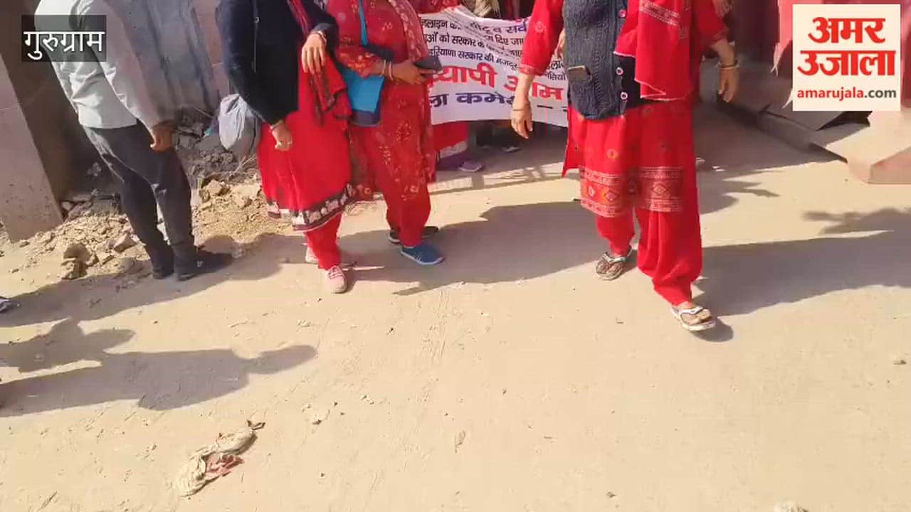 Asha workers demonstrated in Gurugram regarding their demands