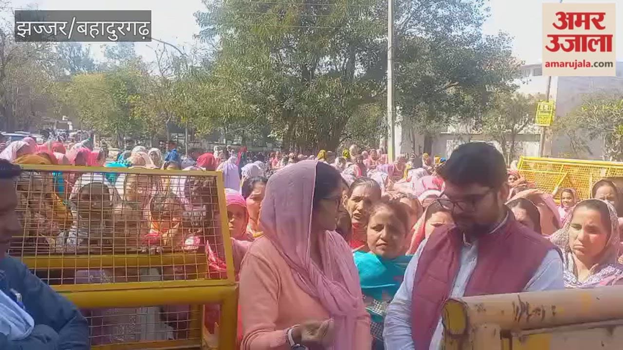 झज्जर में आंगनवाड़ी वर्कर एंड हेल्पर यूनियन ने प्रदर्शन कर सौंपा ज्ञापन
