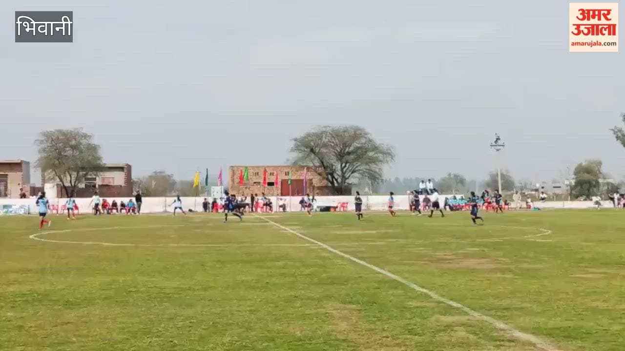 Kurukshetra University defeated Lucknow University 4-0 in the North Zone Women's Football Championship in Bhiwani.