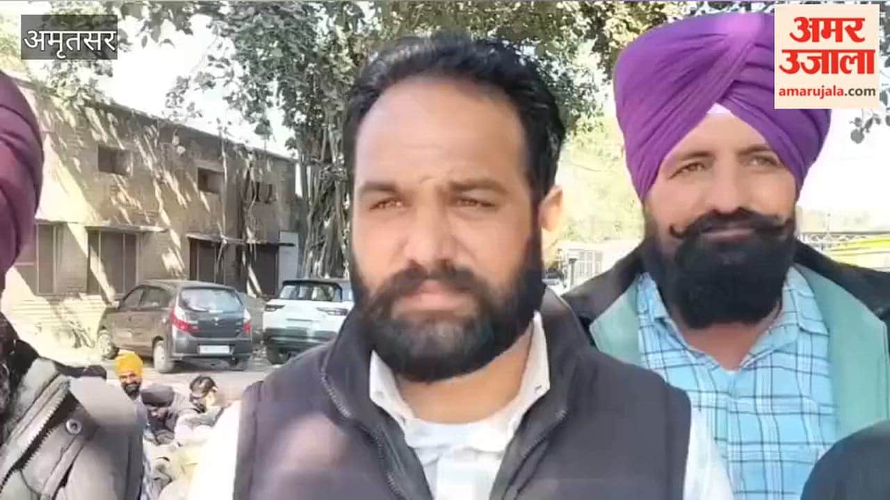 Punbus-PRTC workers blockade Amritsar