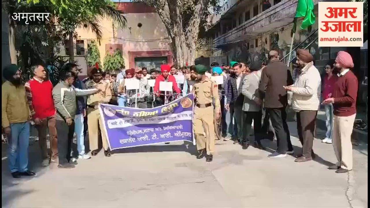 Dayanand ITI organised a cycle rally in Amritsar under the campaign 'War against Drugs'.