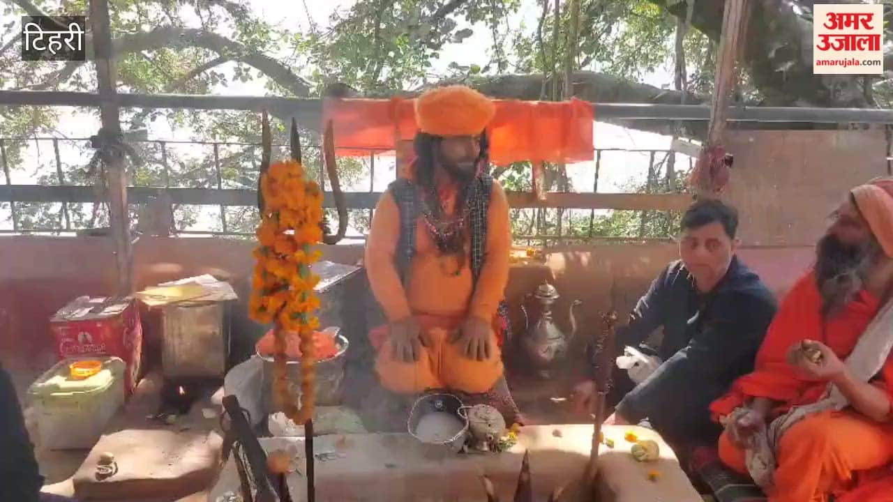 Srinagar: Crowds gathered at Dhundeshwar Mahadev Temple, tableau of Shiva-Parvati taken out