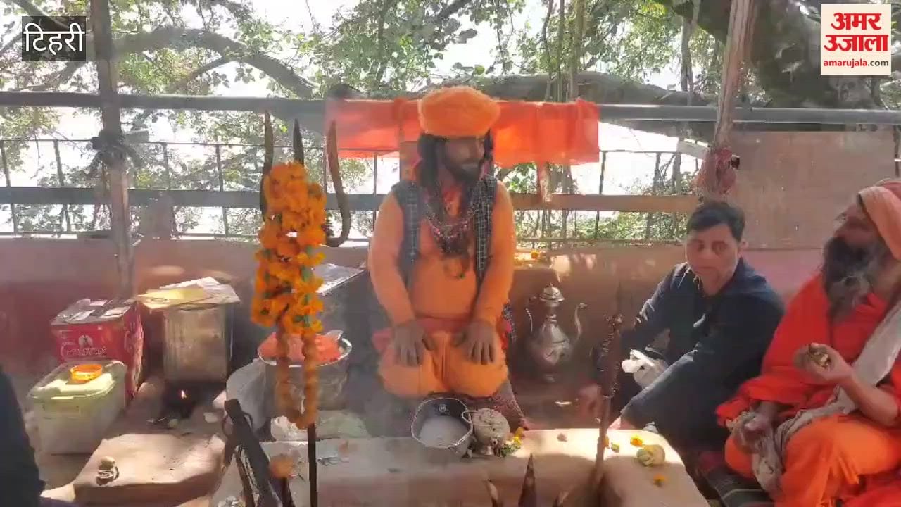 Srinagar: Crowds gathered at Dhundeshwar Mahadev Temple, tableau of Shiva-Parvati taken out