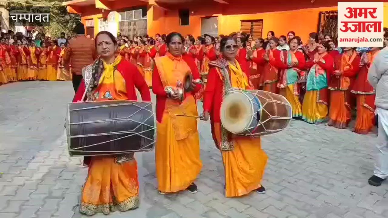 Women's standing Holi organized in Lohaghat