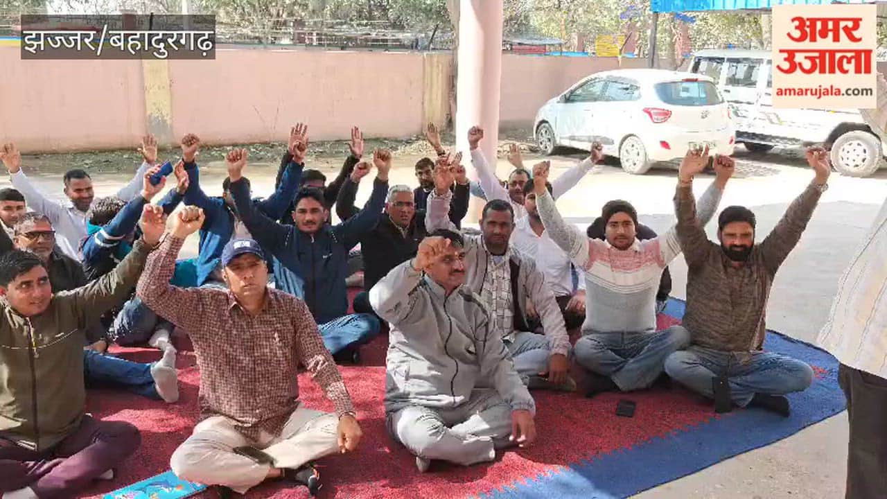 Electricity Corporation employees protest