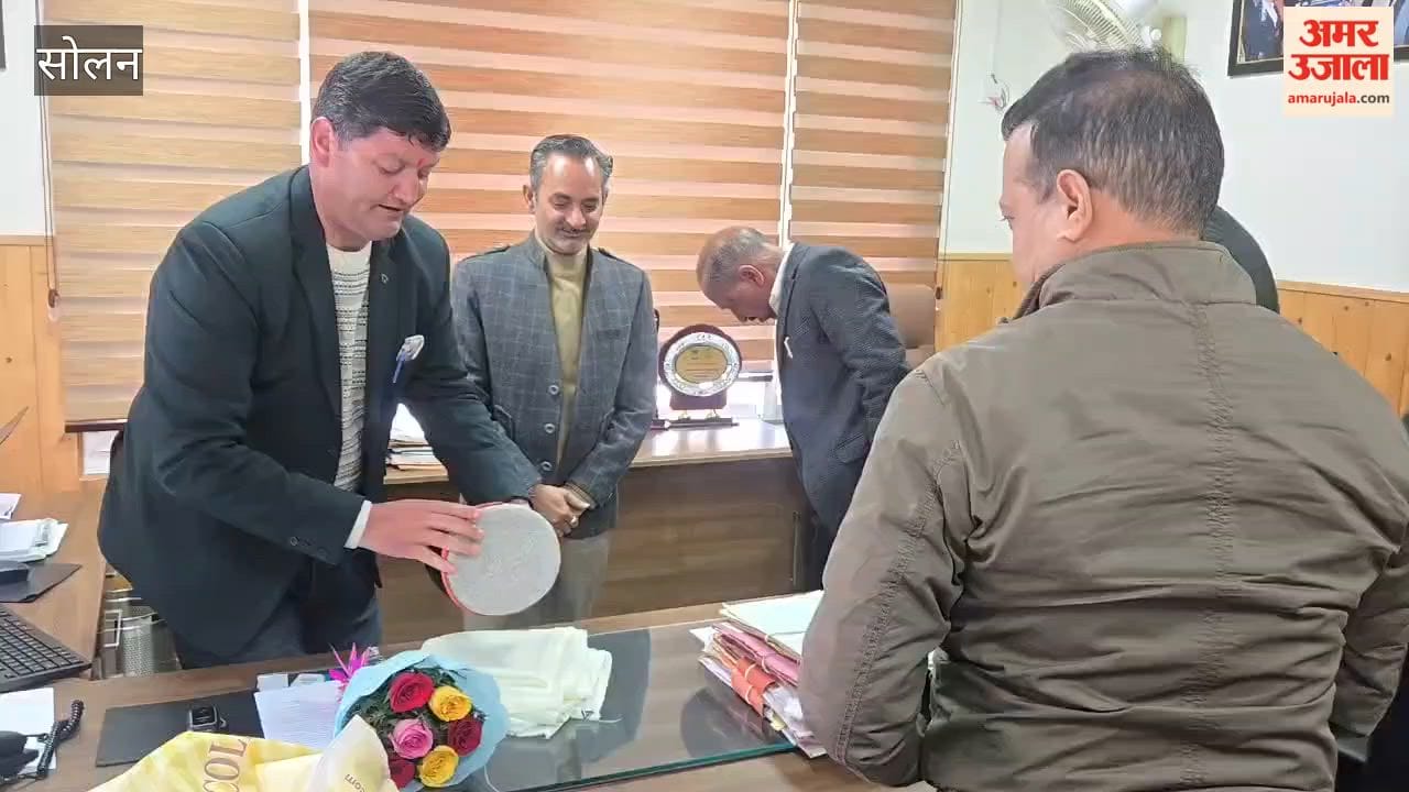 Solan HRTC Vice President Jogindra reached the bank head office, Chairman submitted a memorandum