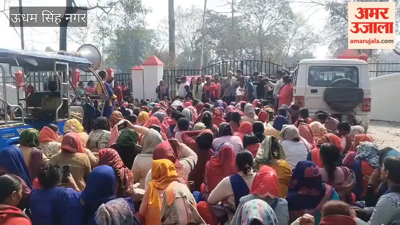 Anganwadi workers staged a sit-in at the Collectorate gate demanding an increase in their honorarium