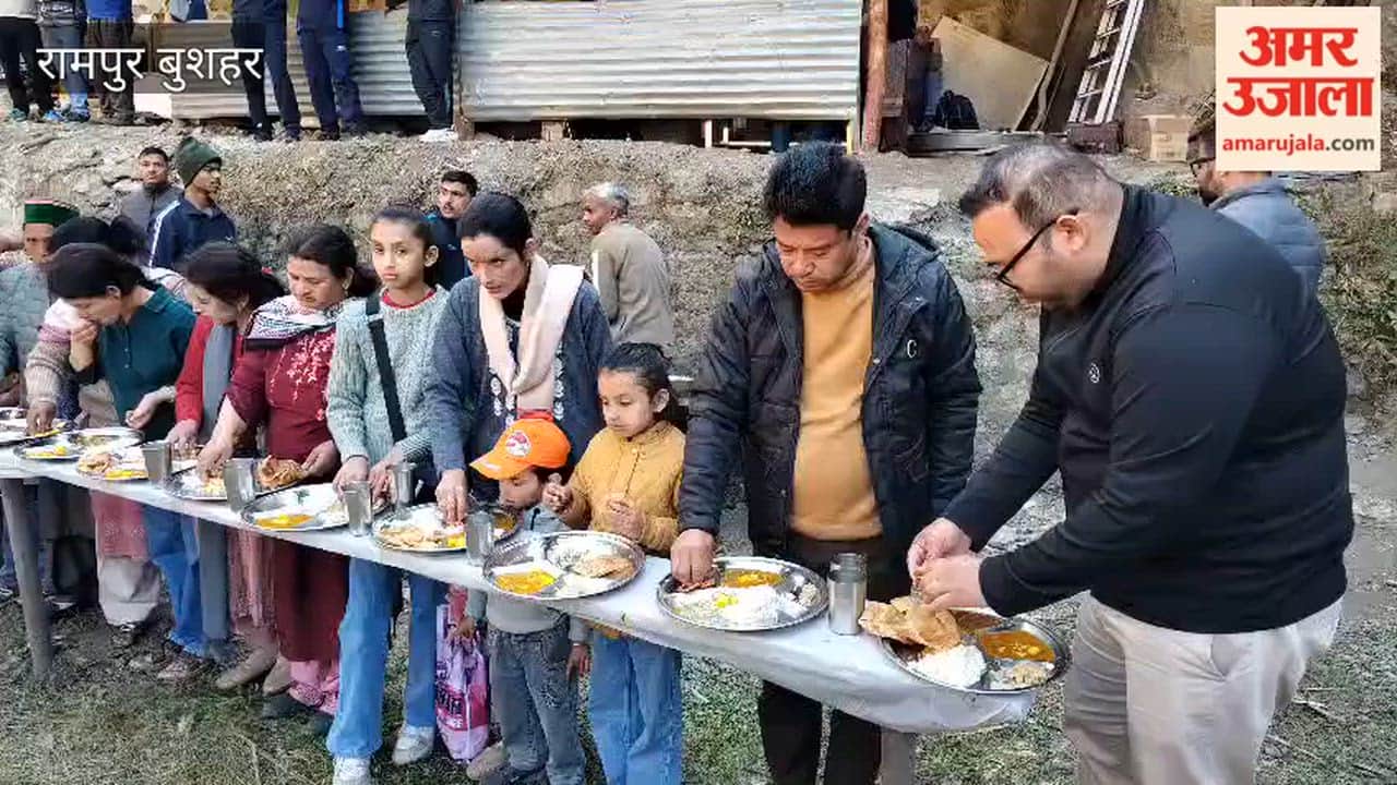 Rampur Bushahr Bhandara organised on the occasion of Mahashivratri festival in Unnu Mahadev Jury