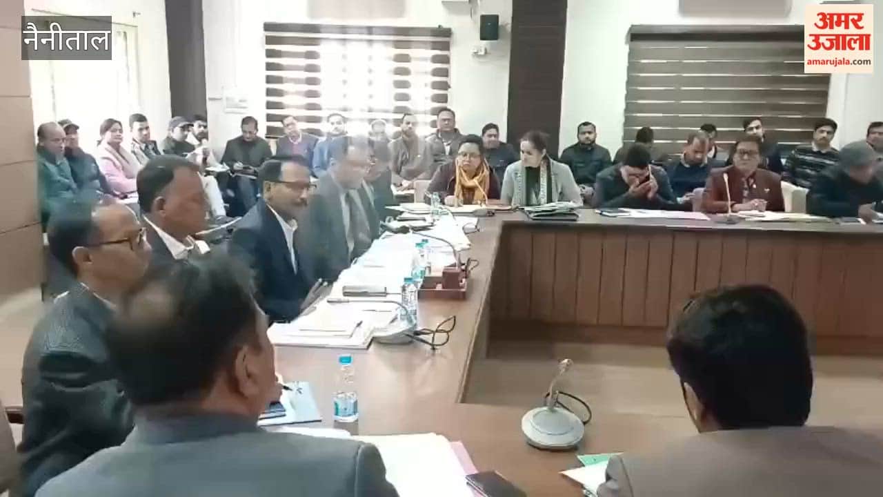 The DM expressed displeasure over the Jal Jeevan Mission, PMGSY and Matru Vandana being in the B category