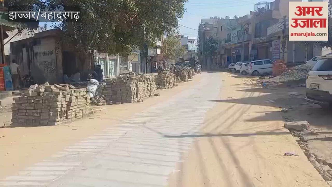 Slow road construction work