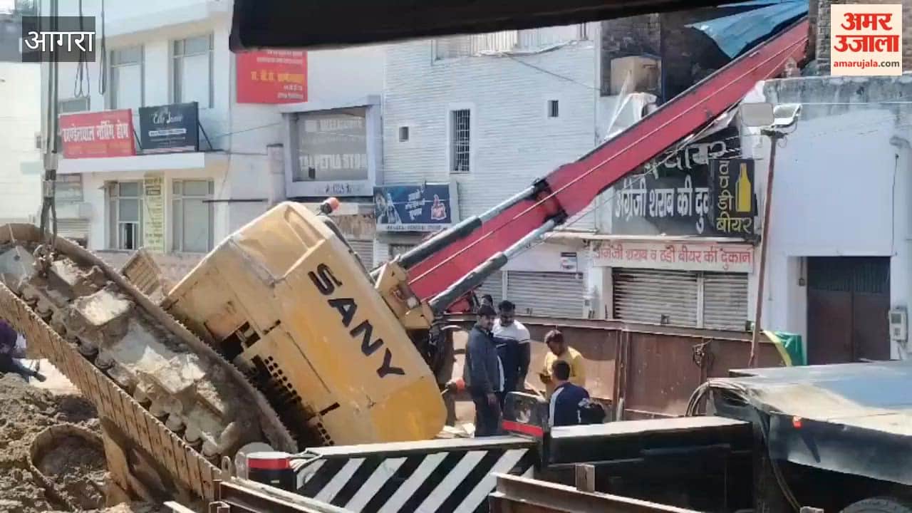 Crane Falls on Liquor Shop and House During Agra Metro Construction