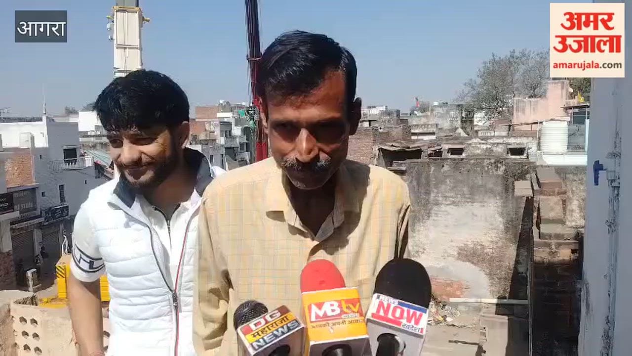 accident happened during the construction of Agra Metro local youth told